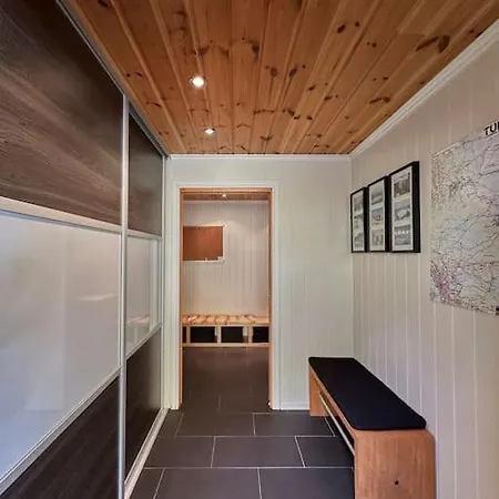 Sjusjoen, Luxury With Hot Tub, Ski-in Out Villa Ringsaker