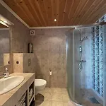 Luxury With Hot Tub, In-out, Fireplace & Wifi Villaer *