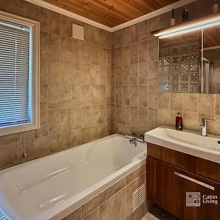 Sjusjoen, Luxury With Hot Tub, Ski-in Out *